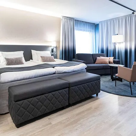 Hotell Scandic Station 4*