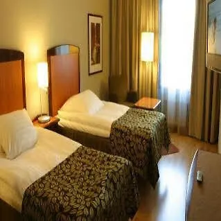 Otel Scandic Station 4*